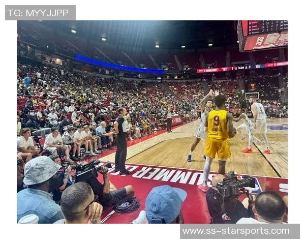 三球348次抢断跻身黄蜂队历史前十助攻与三分命中数同样创队史佳绩 三球348次抢断跻身黄蜂队历史前十助攻与三分命中数同样创队史佳绩