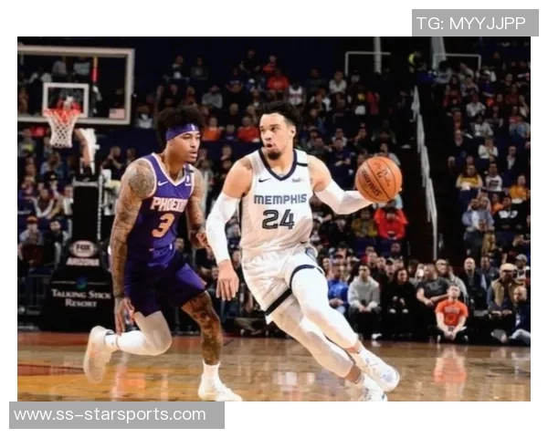 狄龙首节表现抢眼8投4中贡献全队最高9分并遭遇2次犯规困扰 狄龙首节表现抢眼8投4中贡献全队最高9分并遭遇2次犯规困扰