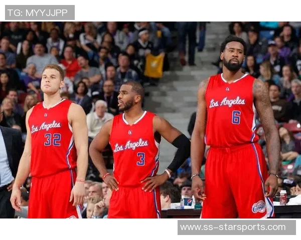 保罗期待与格里芬等人共同退役球衣在快船的荣耀时刻 保罗期待与格里芬等人共同退役球衣在快船的荣耀时刻